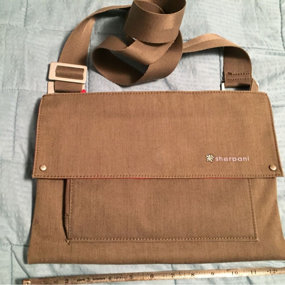 Sherpani Crossbody Purse Bag Olive Tan Orange Accents Multi Pockets Cloth